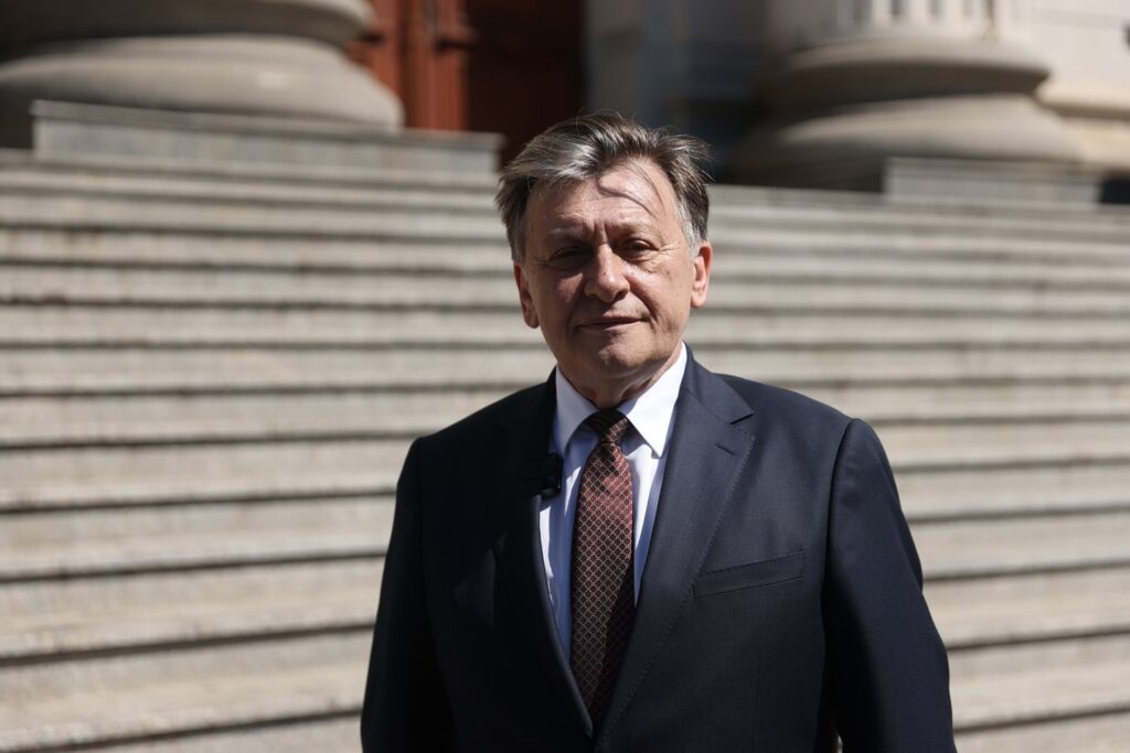 Crin Antonescu, atac dur la USR și Bolojan în scandalul legii integrității: „S-a înhăitat cu domnul Fritz pentru salvarea soldatului Fritz”