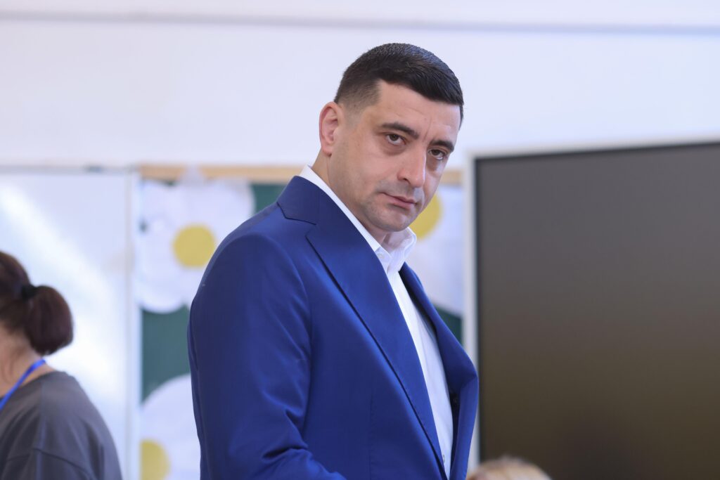 George Simion acuză statul român și Republica Moldova după reținerea consilierei sale: Voi susține dreptul oricărui român de a protesta