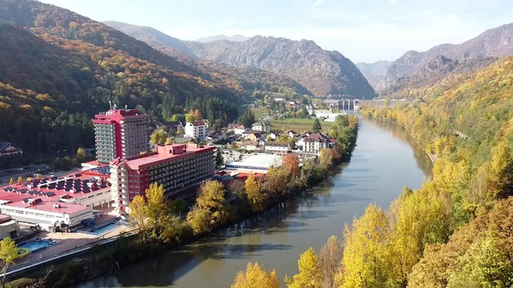 O stațiune celebră din România va mai avea un punct de atracție! Turiștii se vor putea relaxa în voie