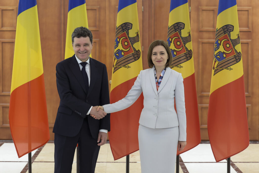 Plângeri penale împotriva Maiei Sandu și a lui Nicușor Dan: Un partid din Republica Moldova acuză trădare și fraudă electorală