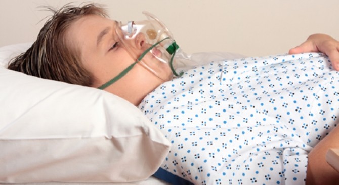 Caz de meningită bacteriană confirmat la o elevă din Reșița. Autoritățile au demarat măsuri de siguranță