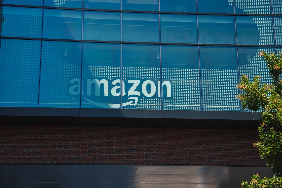 Amazon Restructure Amazon restructurează în România. Divizia care aducea sute de joburi ...