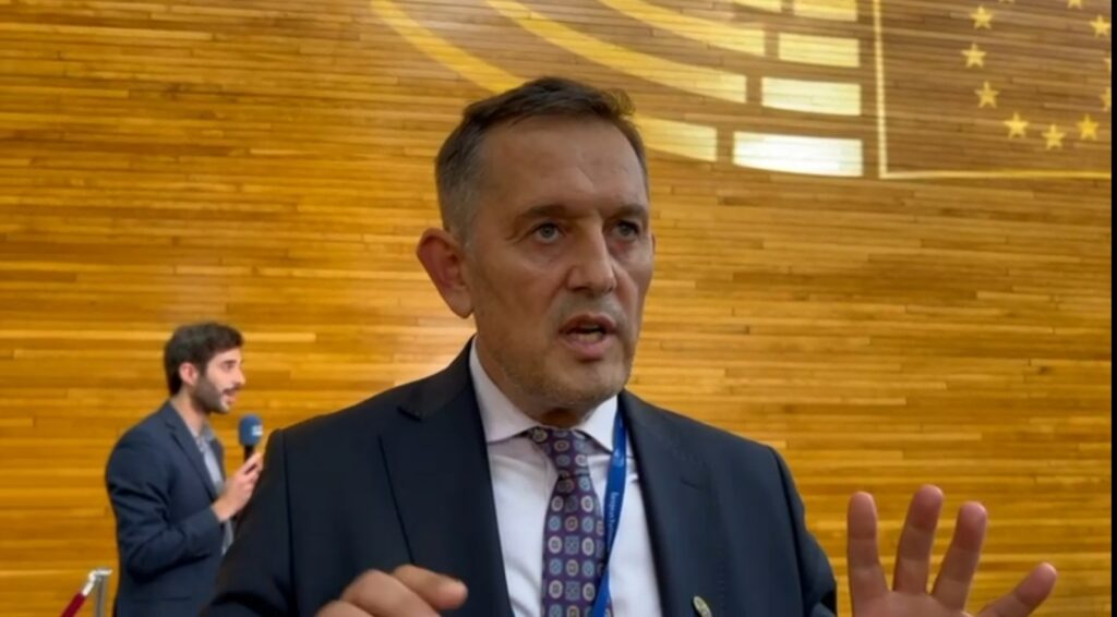 De ce crede Gh. Piperea că proiectul AEP privind legea partidelor este: „O metodă de exterminare a partidelor care se opun sistemului”