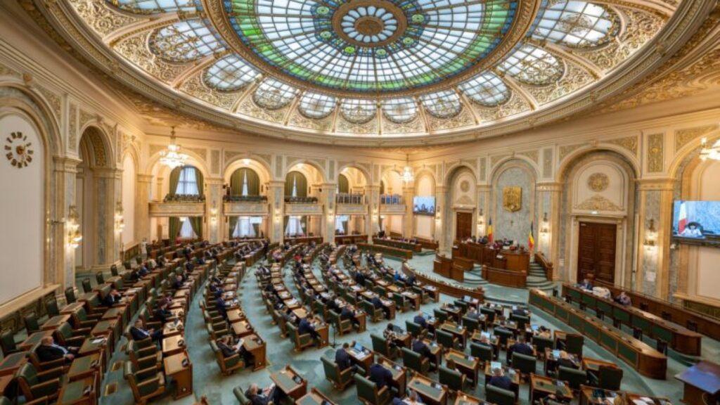 Scandal în Comisia de Apărare din Senat pe mandatele șefilor serviciilor secrete. Pauliuc și Ungureanu au părăsit sala