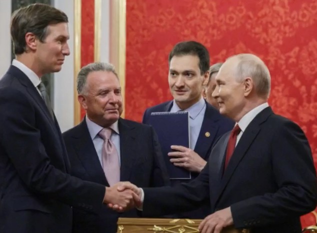 Negociatorii lui Trump, primiți de Putin: pauză de trei zile a atacurilor asupra Kievului, urmată de vizită la Ucraina