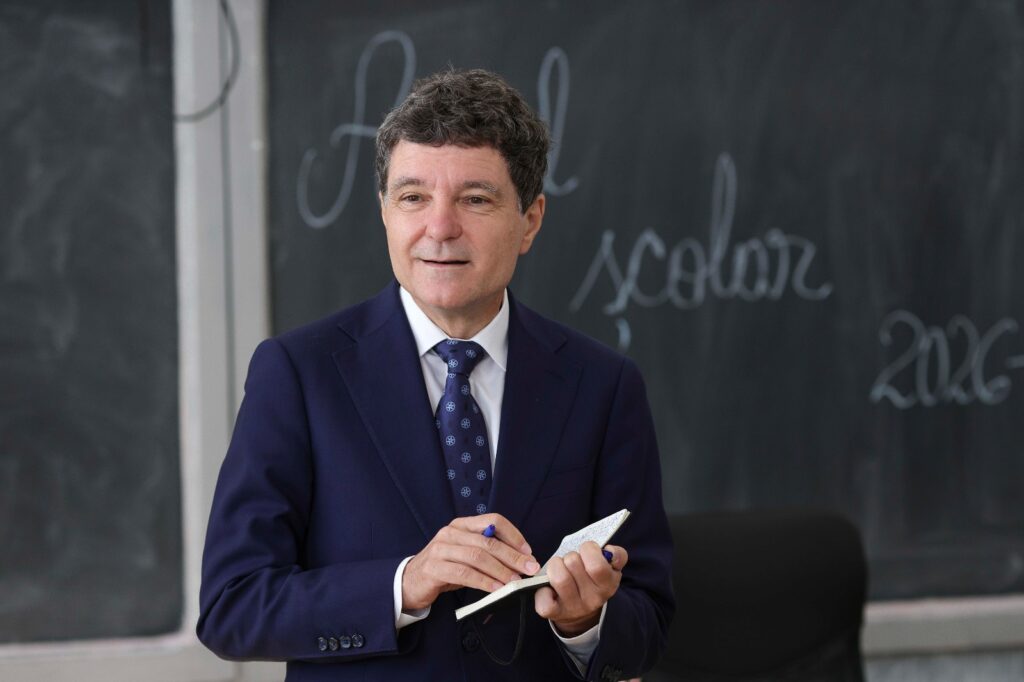 Nicușor Dan, semnal de alarmă despre educație la deschiderea anului școlar în Călărași: Societatea nu valorizează profesorul așa cum ar trebui