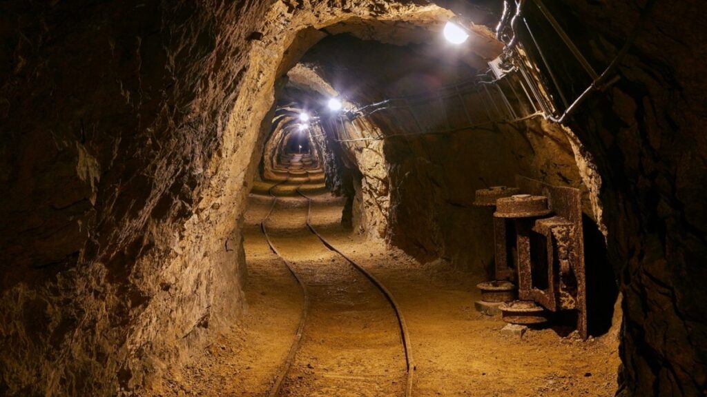 Prima mină de magneziu din UE cu lanț industrial complet se ridică în România. Investiție de peste 400 de milioane de euro
