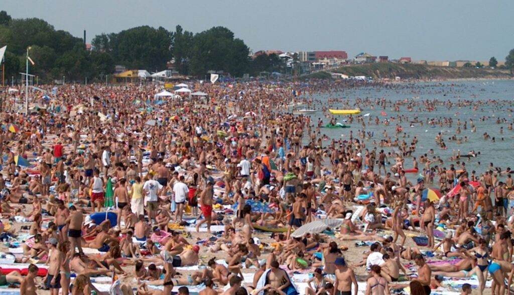 Cum, necum, vara lui 2026 s-a dus! Anul de supraviețuire în turismul românesc continuă, iar accentul va cădea și în toamnă pe oferte de tip „last-minute”!